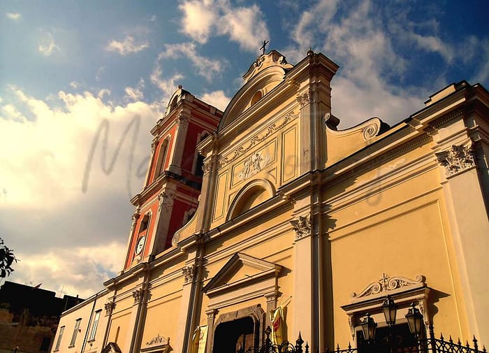 boscotrecase-chiesa-dellave-gratia-plena-facciata-82b8f8-1024