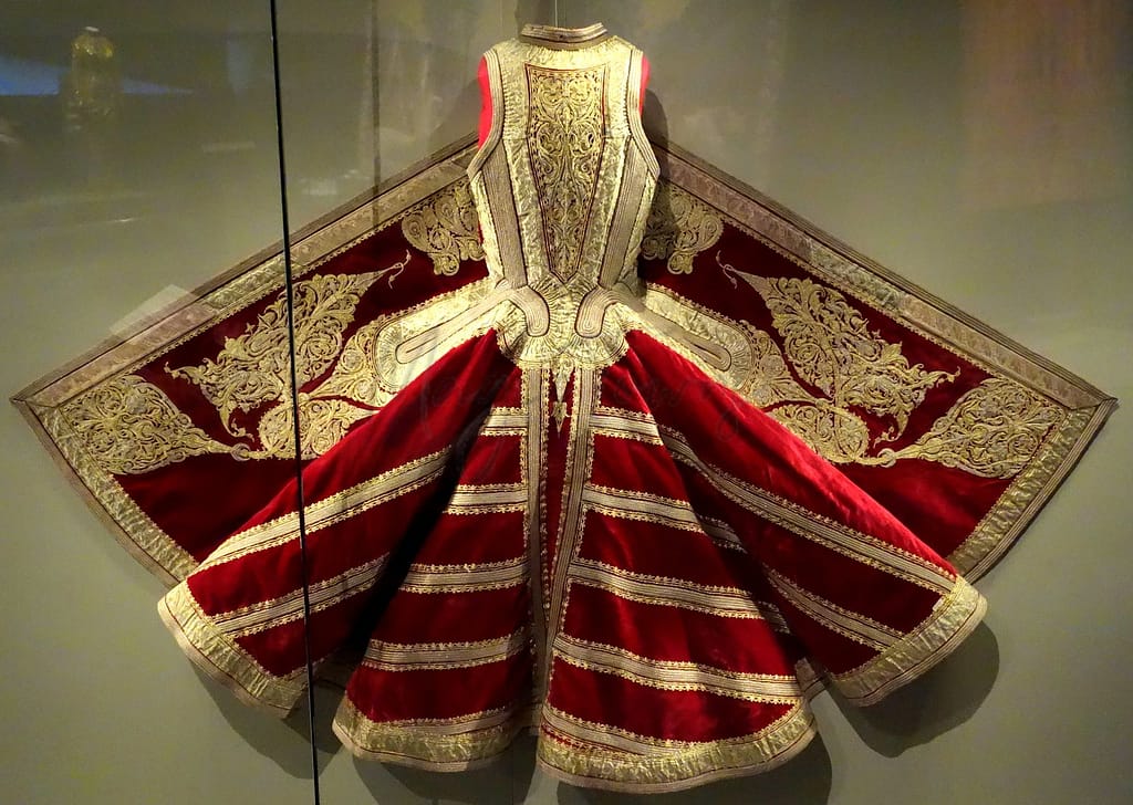 Mit bud på de 4 bedste albanske traditionelle tøjtyper 13 Bodywear til kvinder