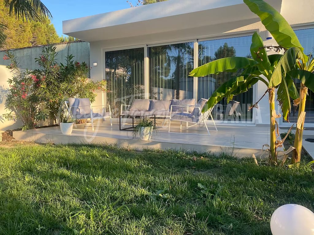 5 Best Summer Stays in North Albania - My Personal Picks 11 White Beach Villa 1 - Luxury
