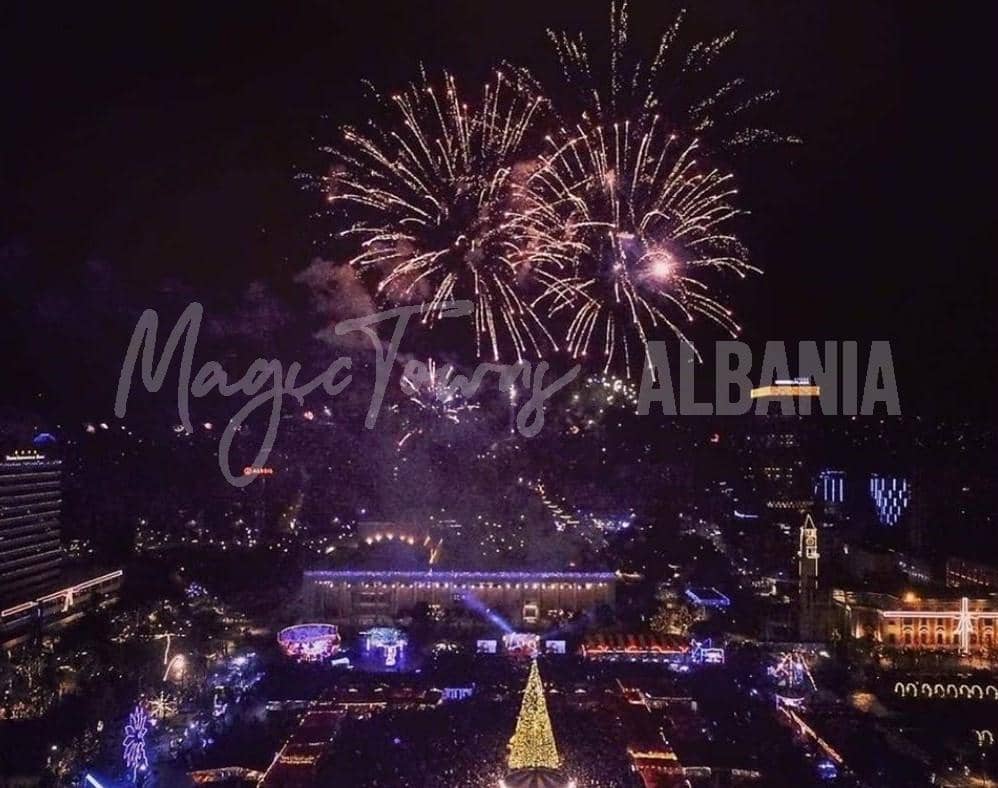 Traditions albanaises du Nouvel An que vous ne connaissiez probablement pas 8 Feux d'artifice pour le Nouvel An en Albanie