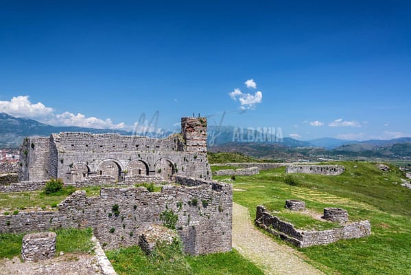 Bâtiments en ruine du château de Rozafa