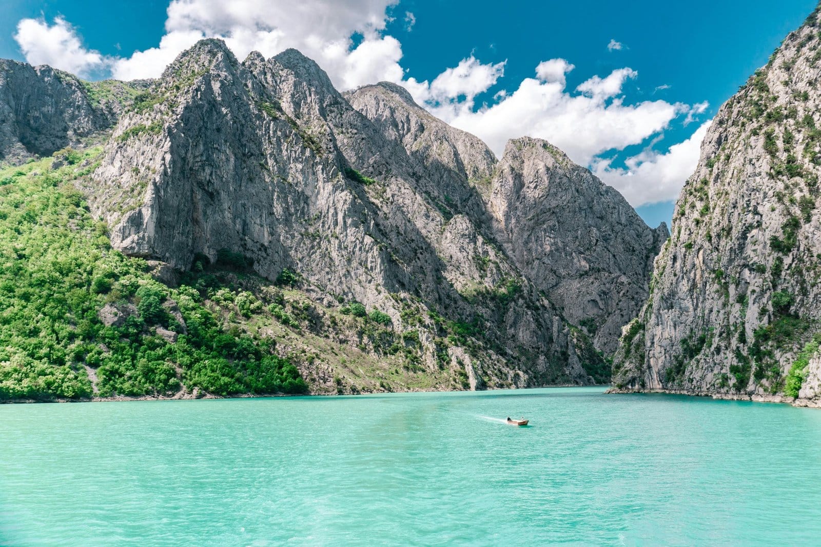 tourism-in-albania-keeps-growing
