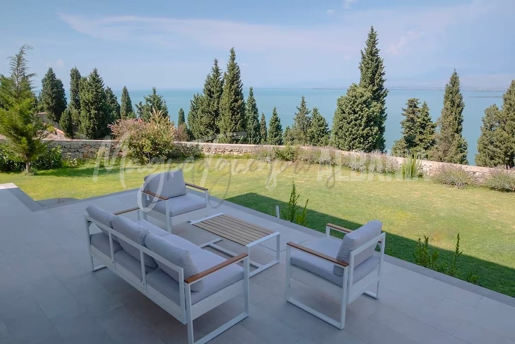 Villa rilassante con vista sul lago