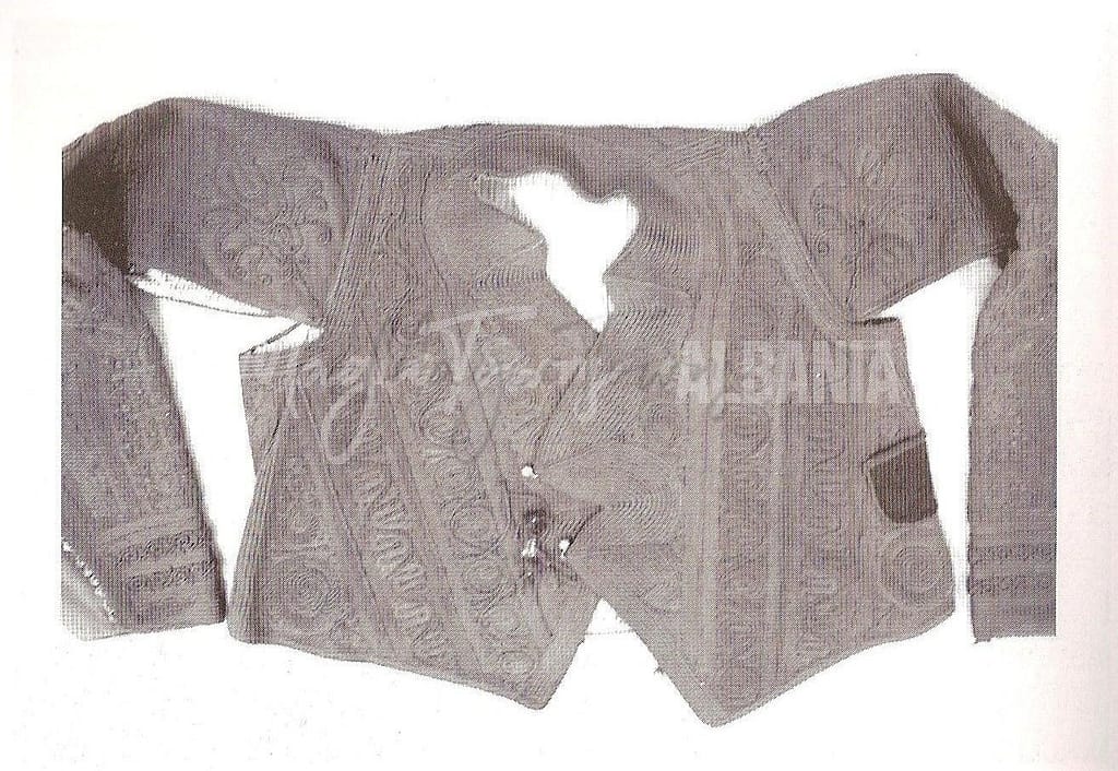 Mit bud på de 4 bedste albanske traditionelle tøjtyper 11 Albansk Xhamadan