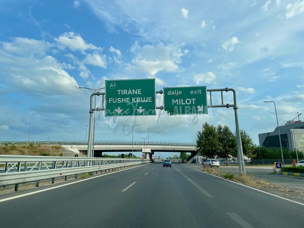 Driving Safety in Albania: Rentals, Rules and Tips 6 la sécurité routière en Albanie