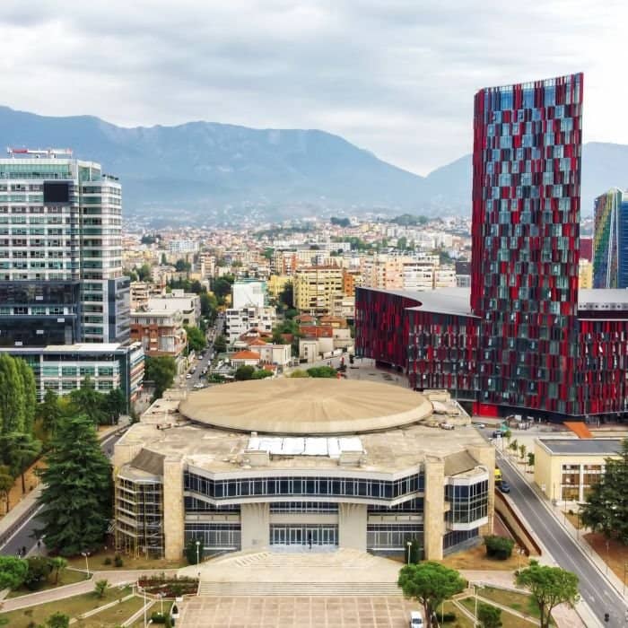 Wie verbringt man einen Tag in Tirana?