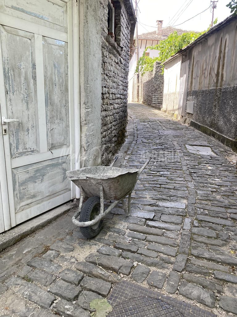 Die 10 besten Aktivitäten in Gjirokastër 11