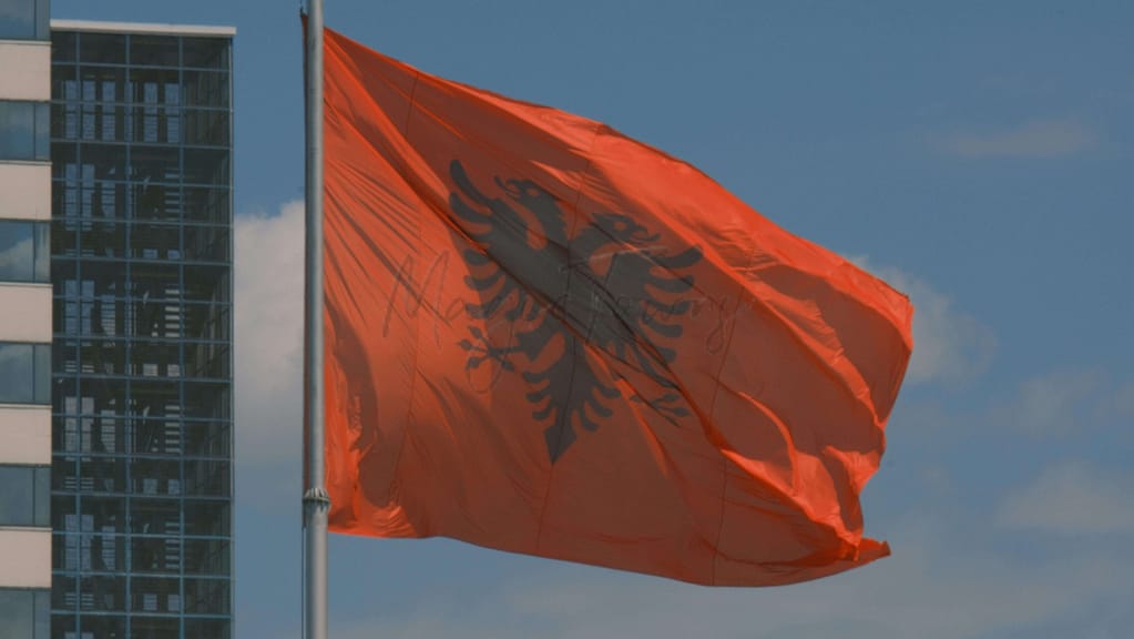 Die albanische Flagge