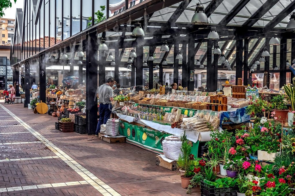 pazari i ri tirana