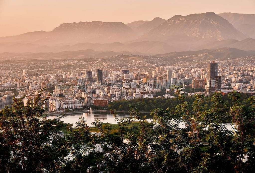 Tirana ist voll von Kultur, mit einer Prise modernem Stadtleben 