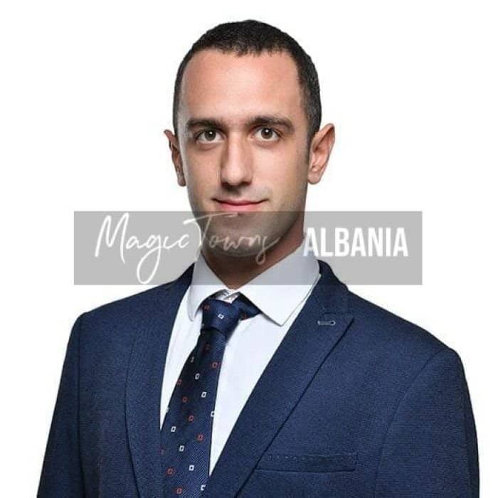 Vartkes Piranjani, cofondateur de l'association des nomades numériques en Albanie