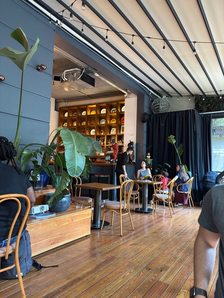 Meine 10 besten Brunch-Lokale in Tirana, die Sie unbedingt ausprobieren müssen 21
