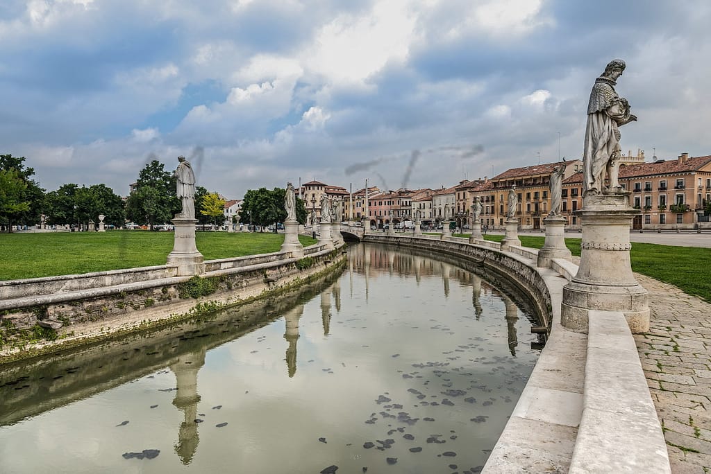 5 Hidden Gems Within An Hour’s Drive From Venice 12 Padua