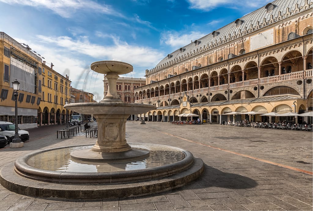 Is It Really Possible To Live In Italy Without A Car? 7 Live in italy without a car