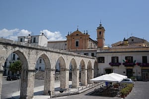 Sulmona dans les Abruzzes Italie