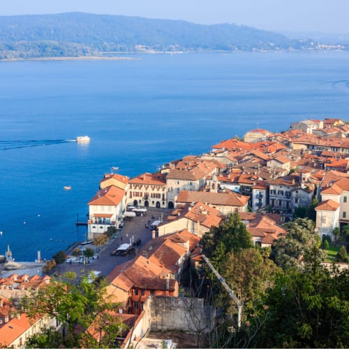 Living in arona