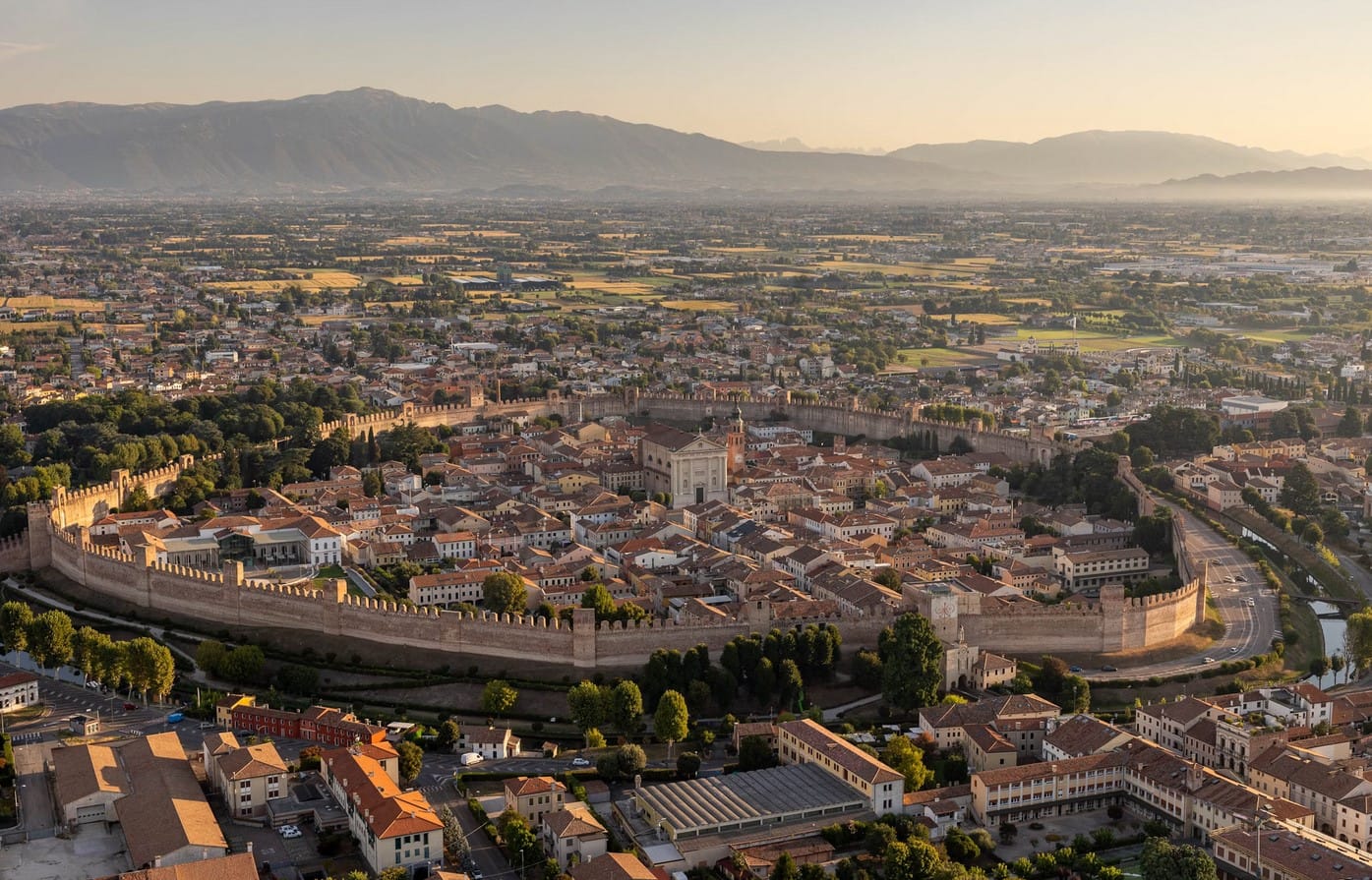 paradise-packed-16-italian-towns-that-escape-overtourism