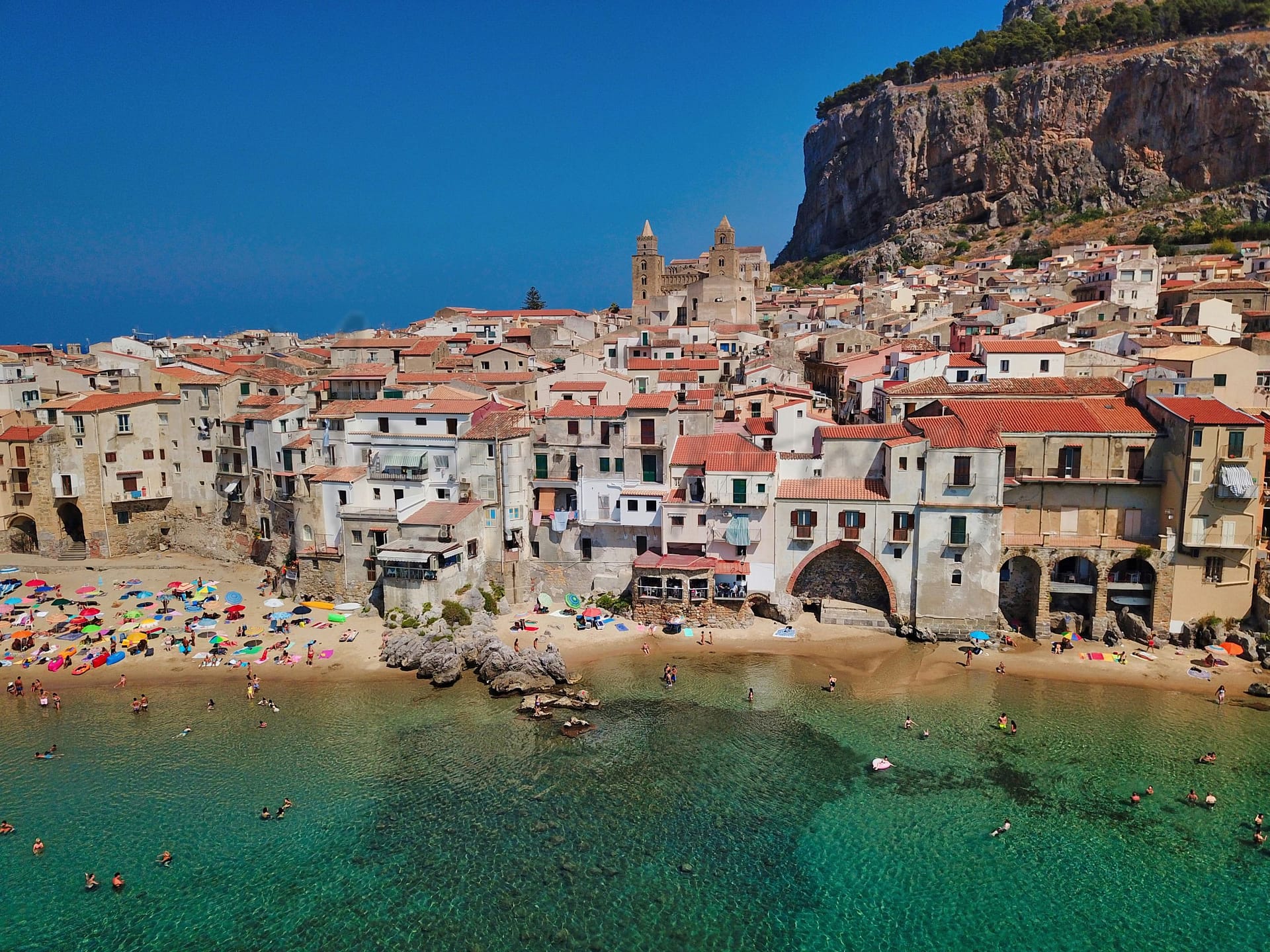 5 beliebte italienische Städte, die im Sommer besonders beliebt sind, aber das ganze Jahr über lebenswert sind 7 Beliebte italienische Städte