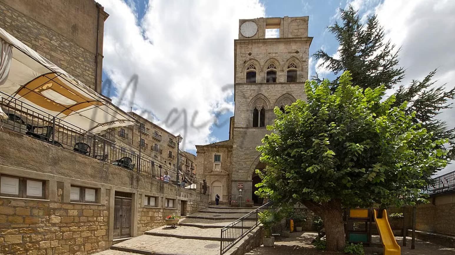 Italiens 1-Euro-Häuser: Chance oder Illusion? 13 1-Euro-Häuser